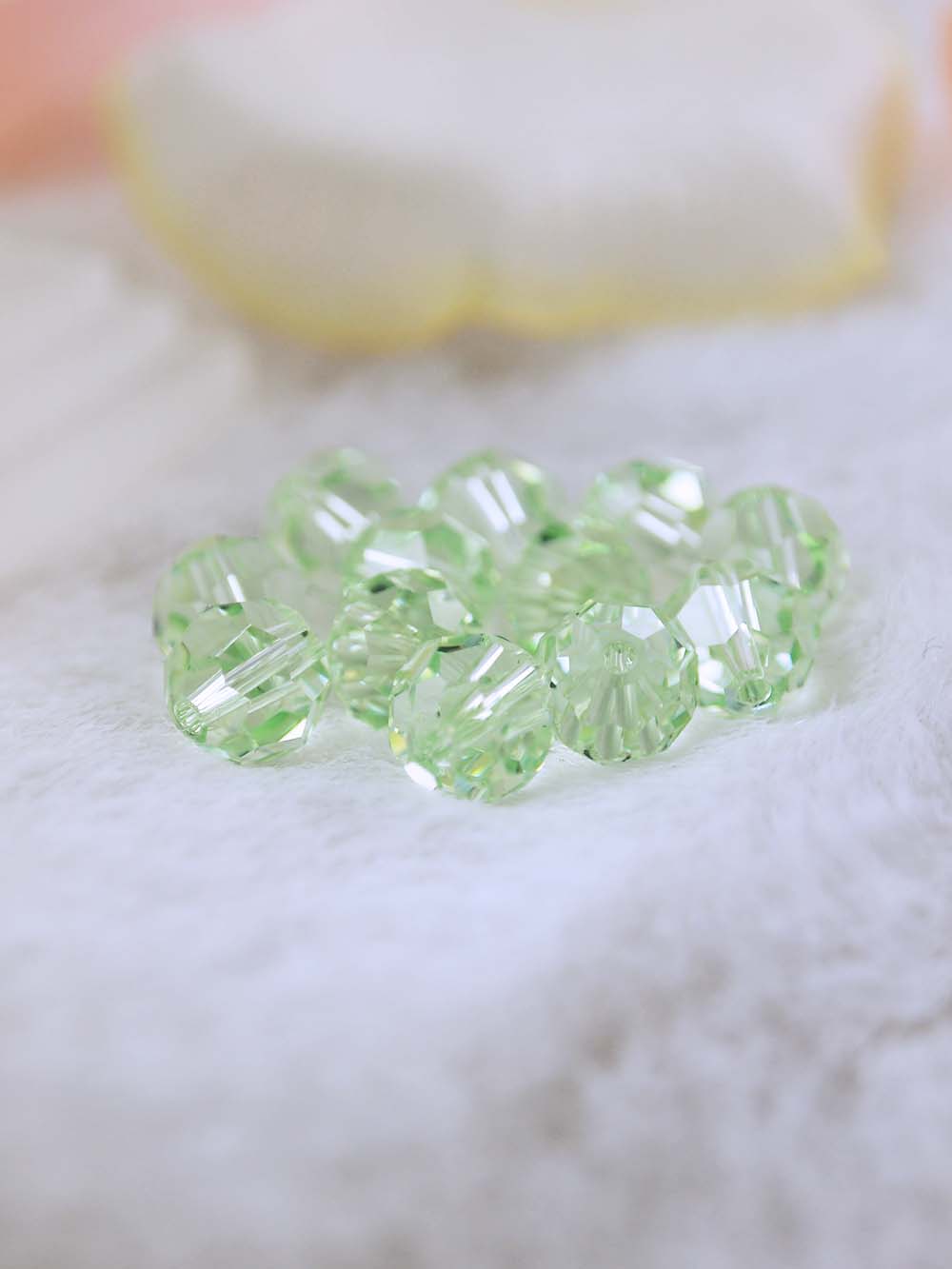 Swarovski Beads 5000 - 8mm - 12pc - Chrysolite