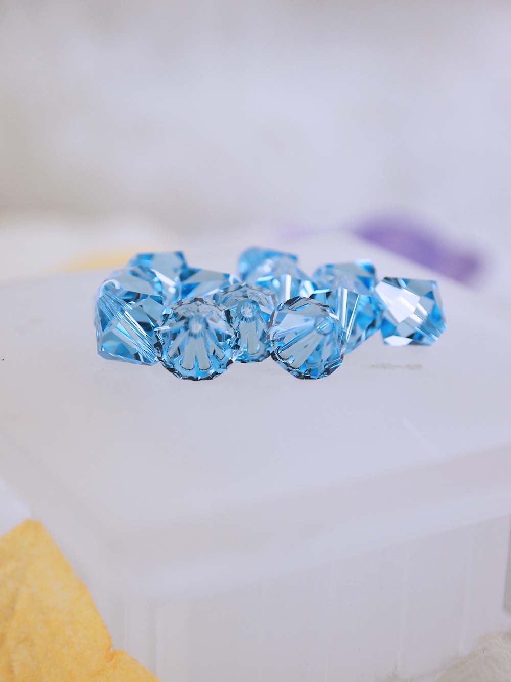 Swarovski Beads 5301 - 8mm - 12pc - Aquamarine