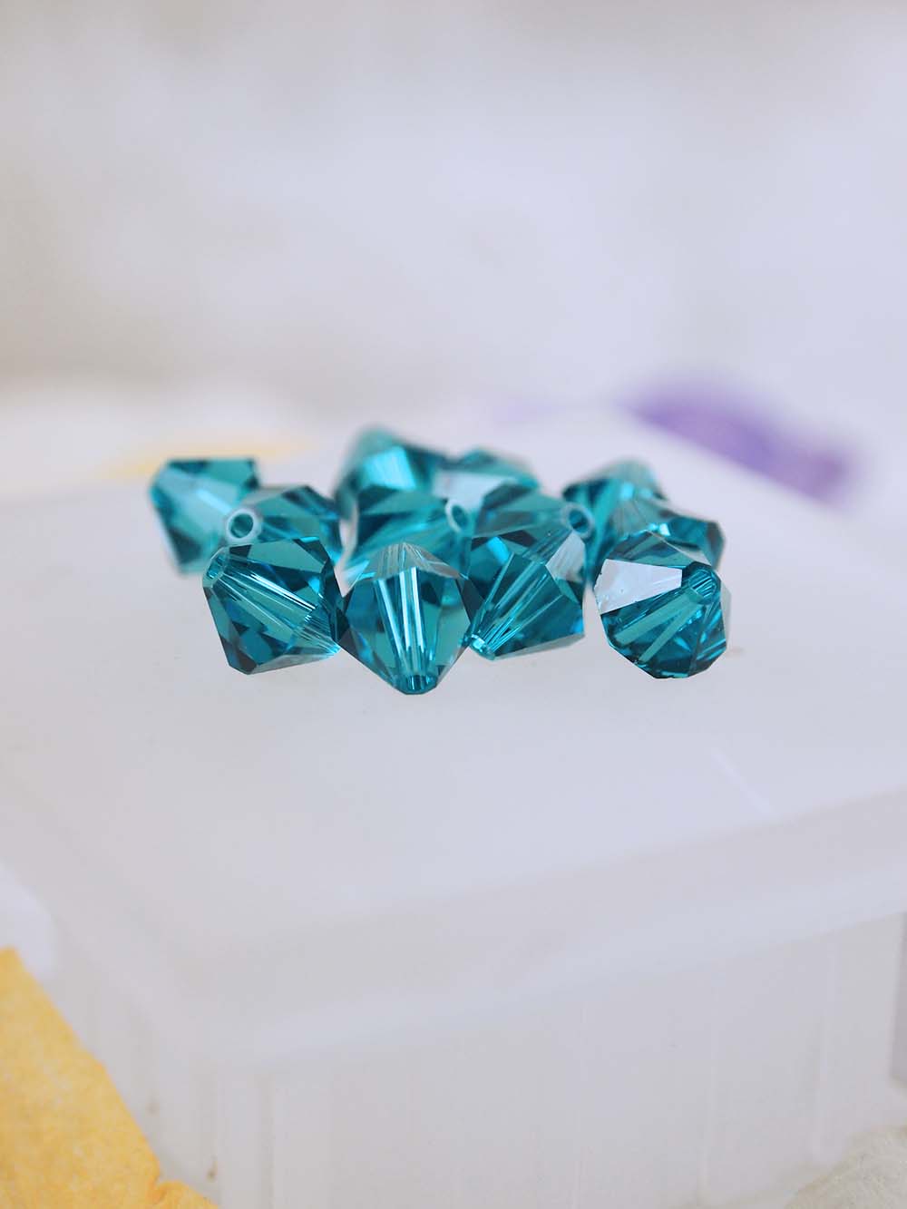 Swarovski Beads 5301 - 8mm - 12pc - Blue Zircon