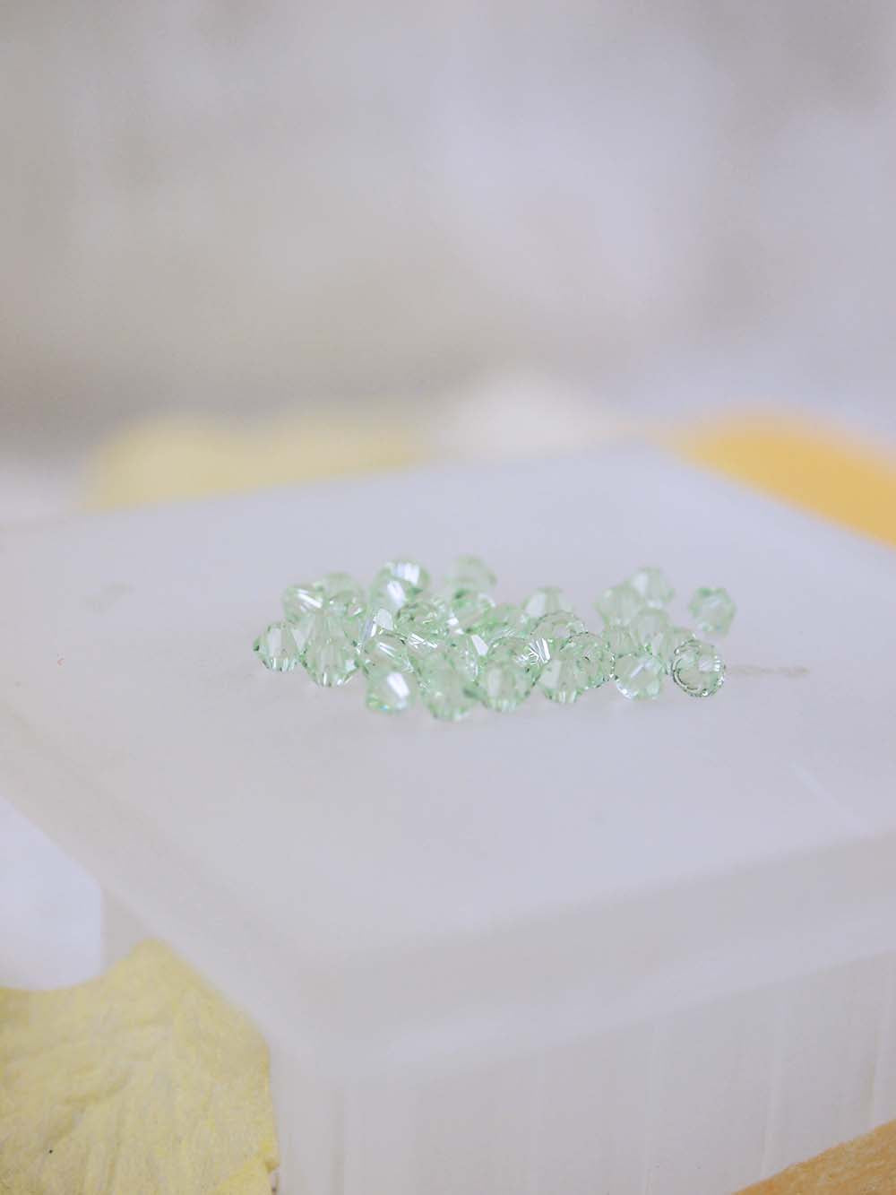 Swarovski Beads 5328 - 3mm - 36pc - Chrysolite