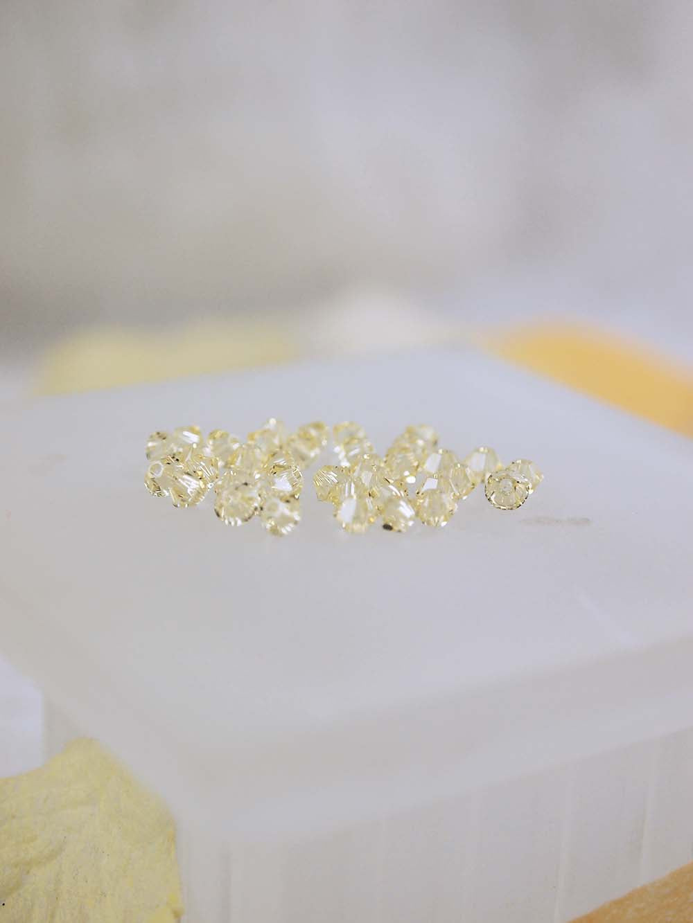 Swarovski Beads 5328 - 3mm - 36pc - Jonquil