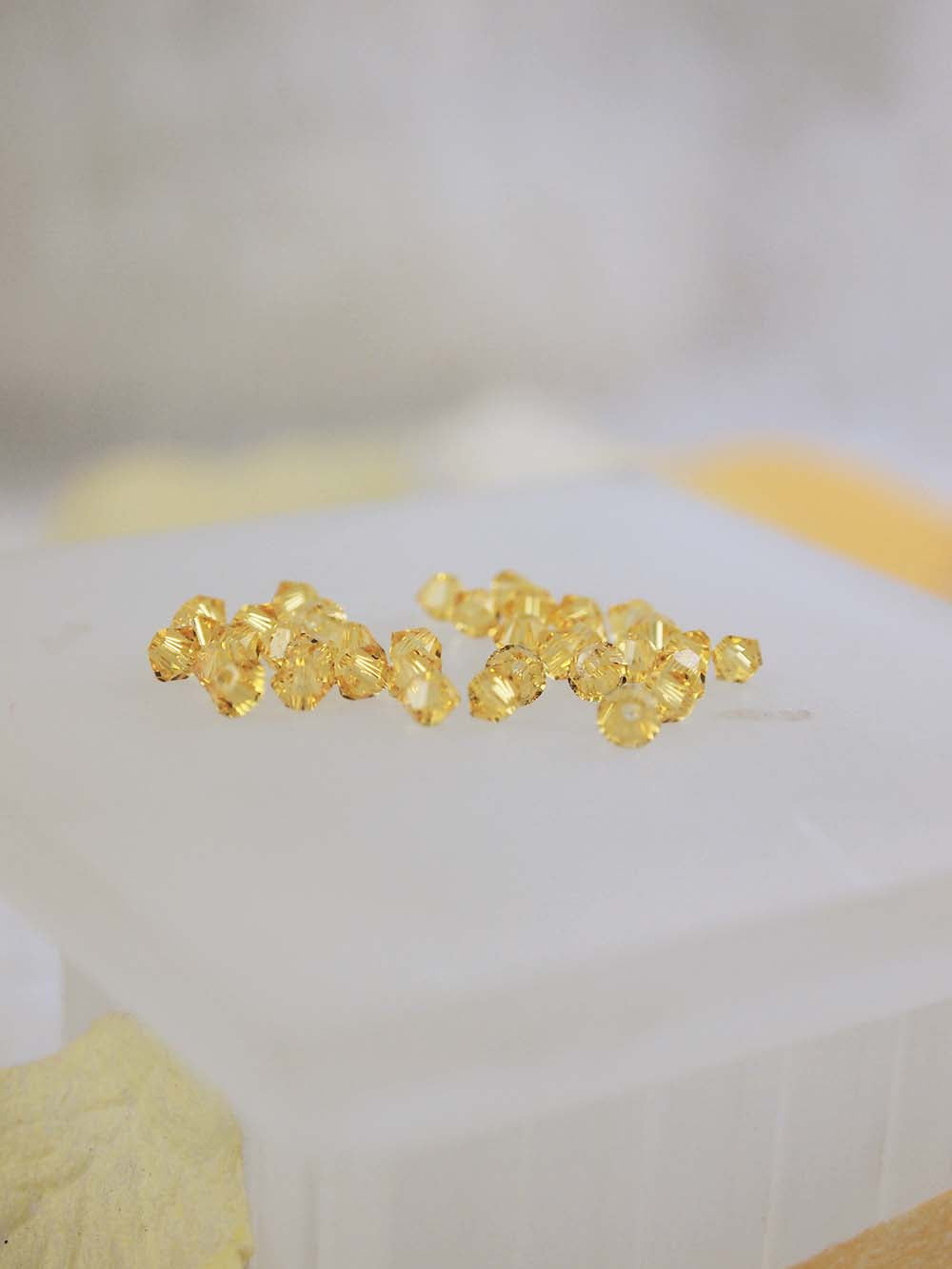 Swarovski Beads 5328 - 3mm - 36pc - Light Topaz