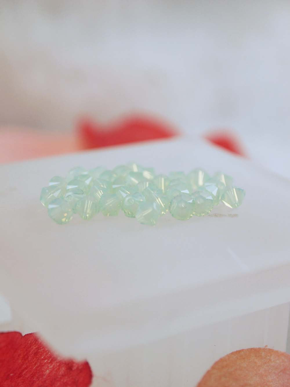 Swarovski Beads 5328 - 4mm - 36pc - Chrysolite Opal