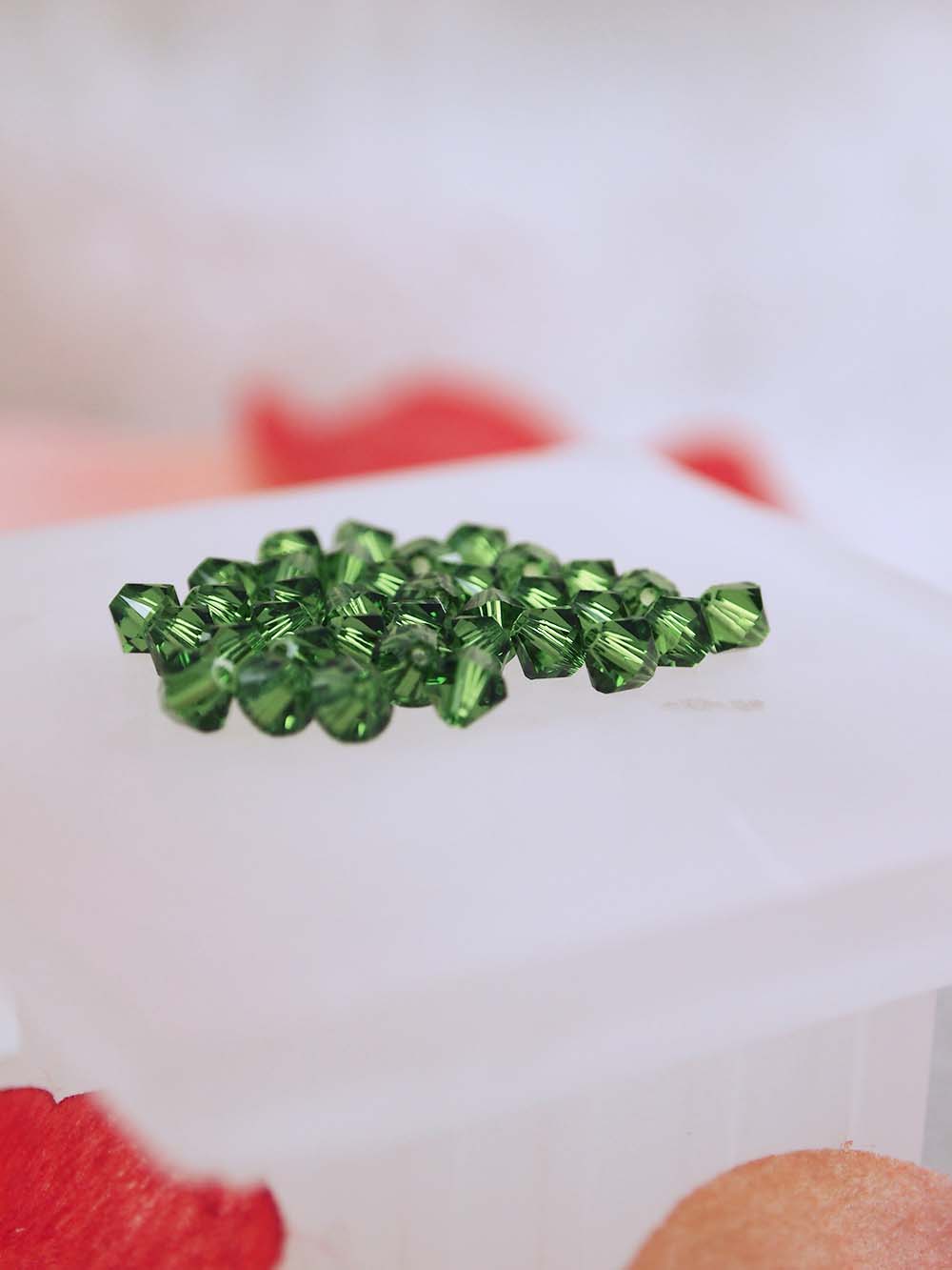 Swarovski Beads 5328 - 4mm - 36pc - Fern Green