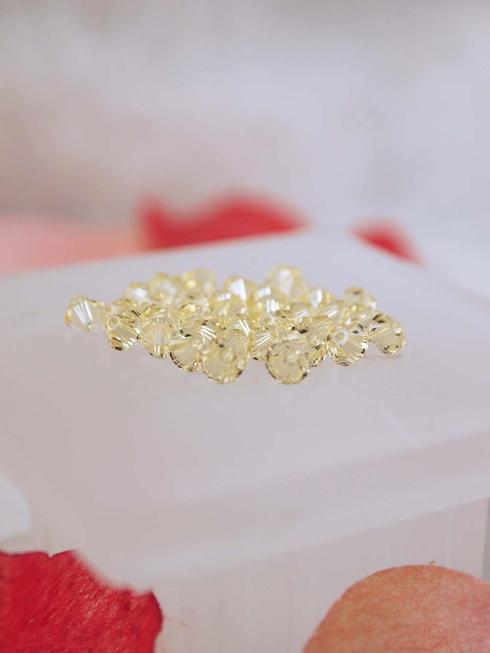 Swarovski Beads 5328 - 4mm - 36pc - Jonquil
