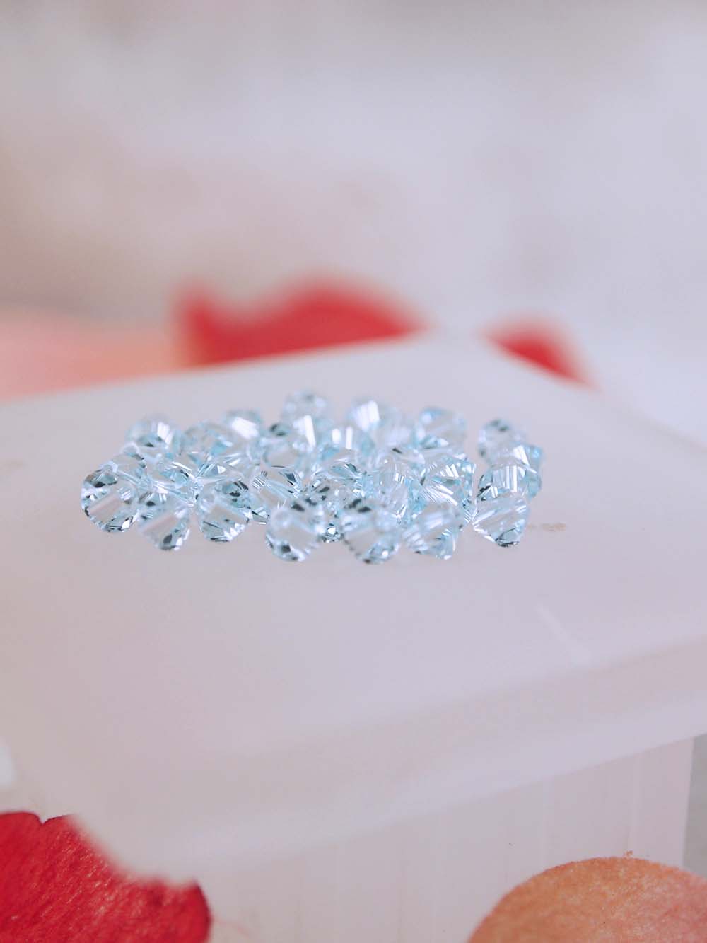 Swarovski Beads 5328 - 4mm - 36pc - Light Azore