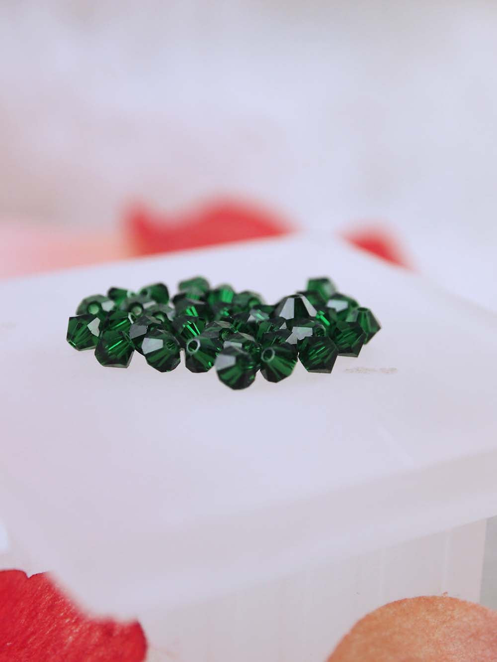 Swarovski Beads 5328 - 4mm - 36pc - Medium Emerald