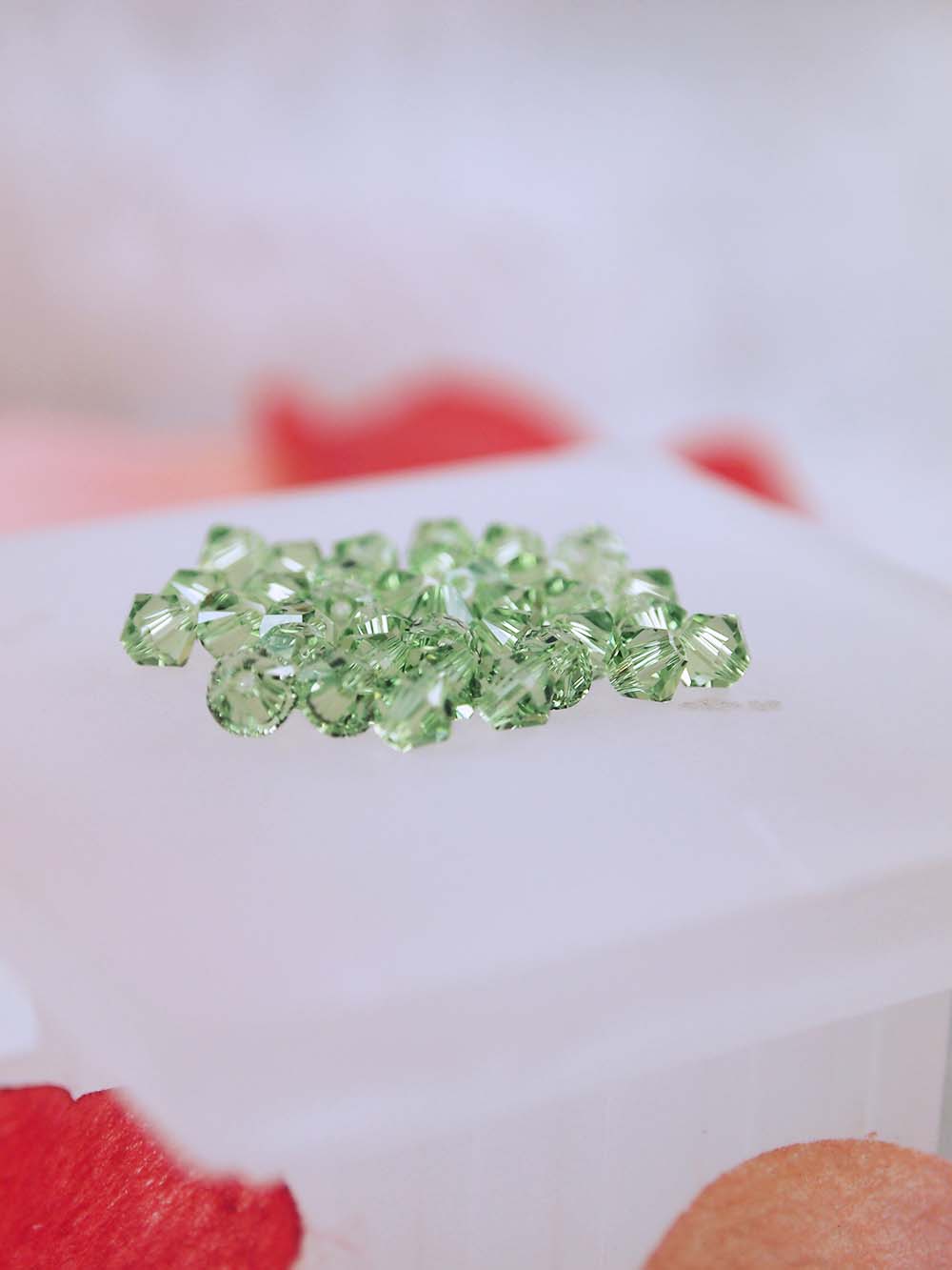 Swarovski Beads 5328 - 4mm - 36pc - Peridot