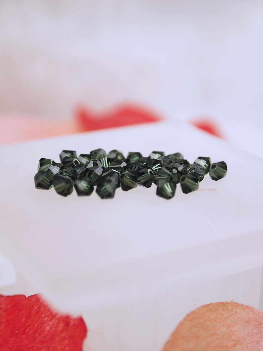 Swarovski Beads 5328 - 4mm - 36pc - Tourmaline