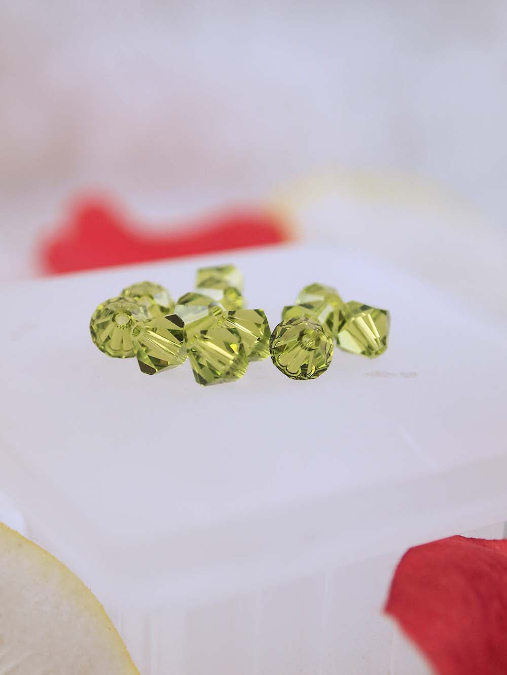 Swarovski Beads 5328 - 6mm - 12pc - Light Olivine