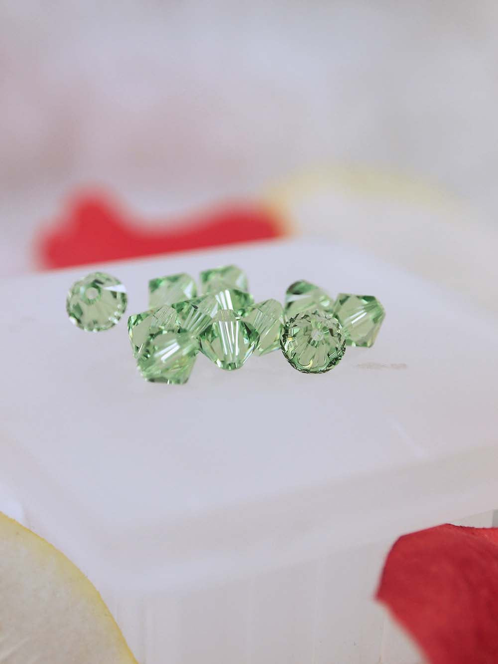 Swarovski Beads 5328 - 6mm - 12pc - Peridot