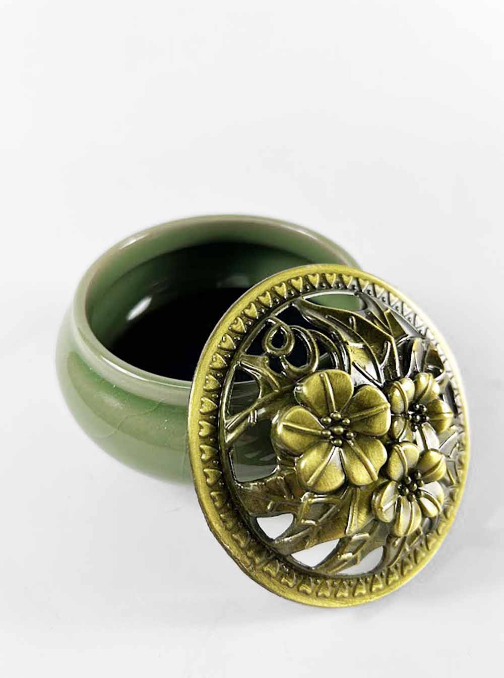 Light Green Ceramic Incense Burner with Lid