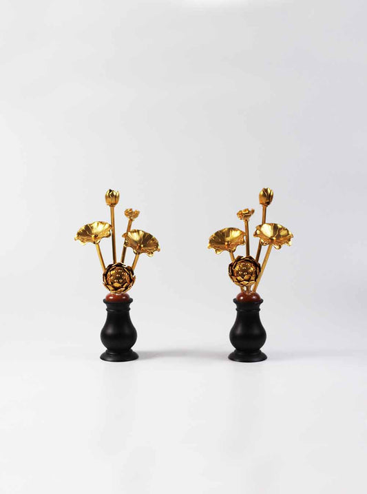 
					Gold Lotus Pair (13.5cm)				