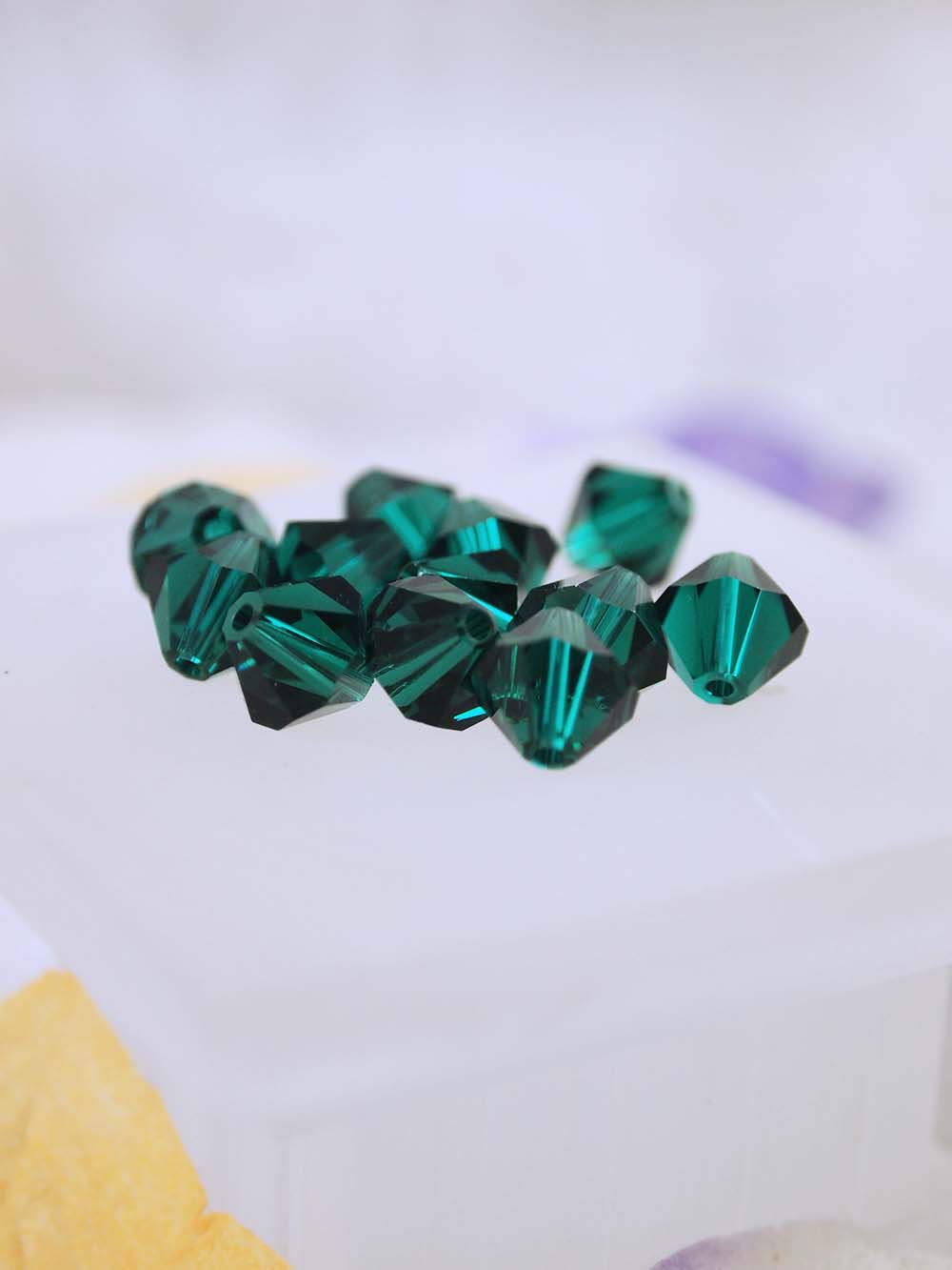 Swarovski Beads 5301 - 8mm - 12pc - Emerald