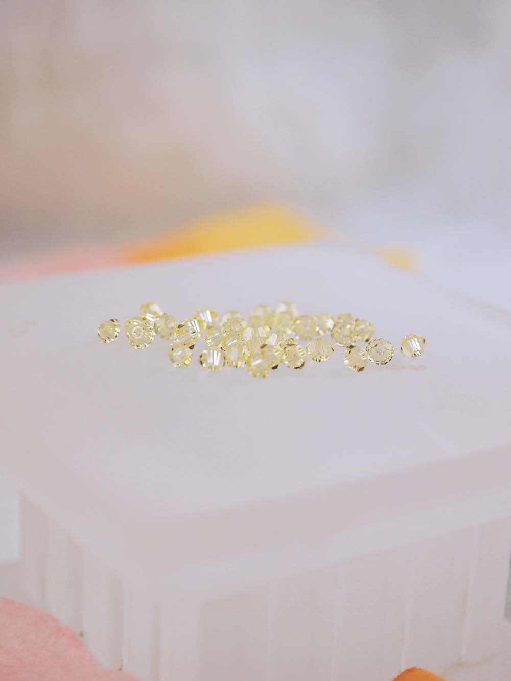 Swarovski Beads 5328 - 2mm - 36pc - Jonquil