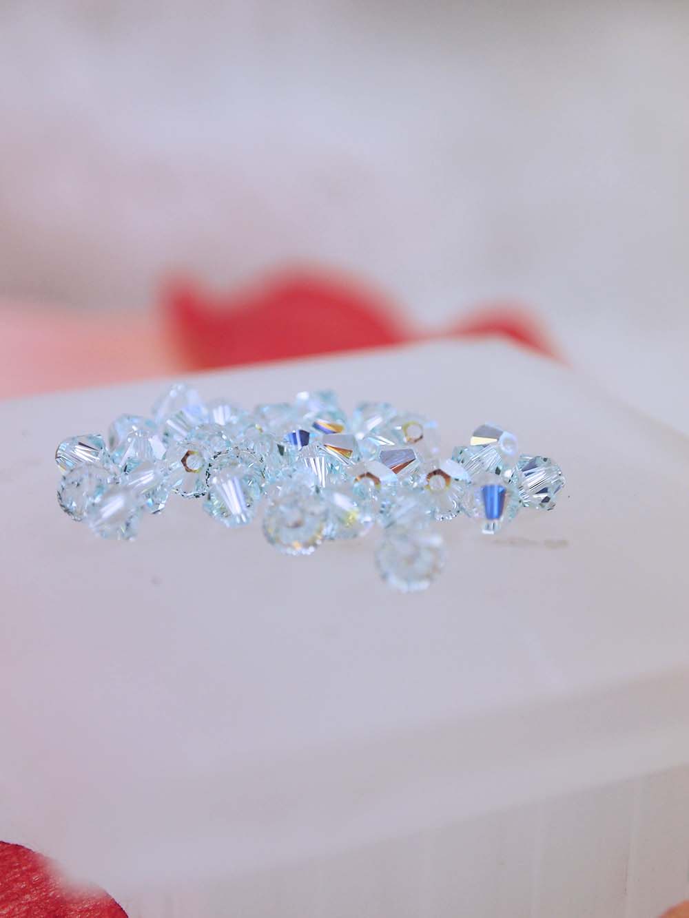 Swarovski Beads 5328 - 4mm - 36pc - Light Azore AB